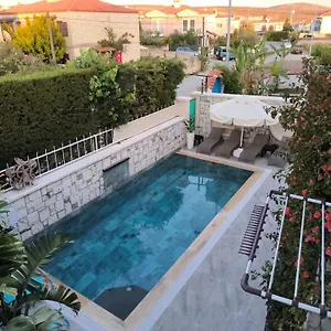 3* Oda ve Kahvaltı Degirmenli